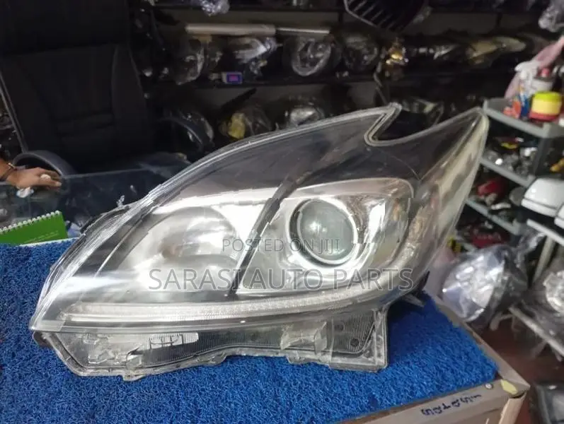 Prius 30 Head Light