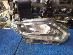 X Trail Head Light
