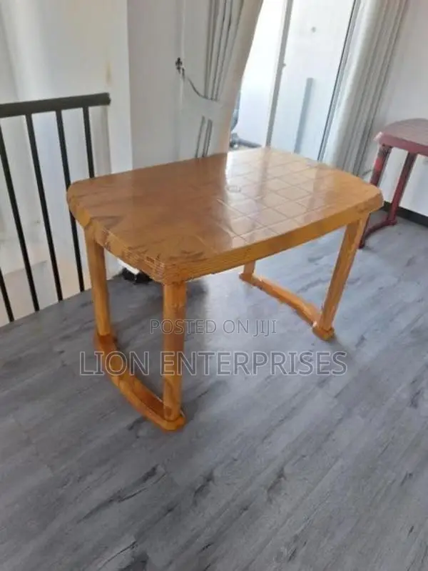 Nippon Plastic Tables