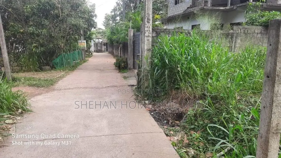 valuable Land for sale in waligampitya Gurugea Road