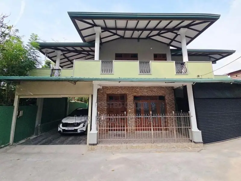 Almost Brand New Three Story House for Sale Bandaragama