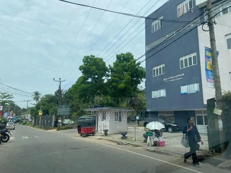 10P Superb Land at Homagama Town, Very Close to High Level Road