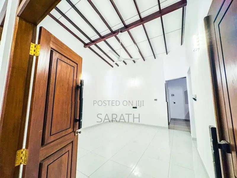 Strong Structure Brand New House Sale Athurugiriya