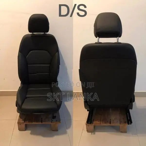 Genuine Mercedes B Class B250e 2018 front black leather seats