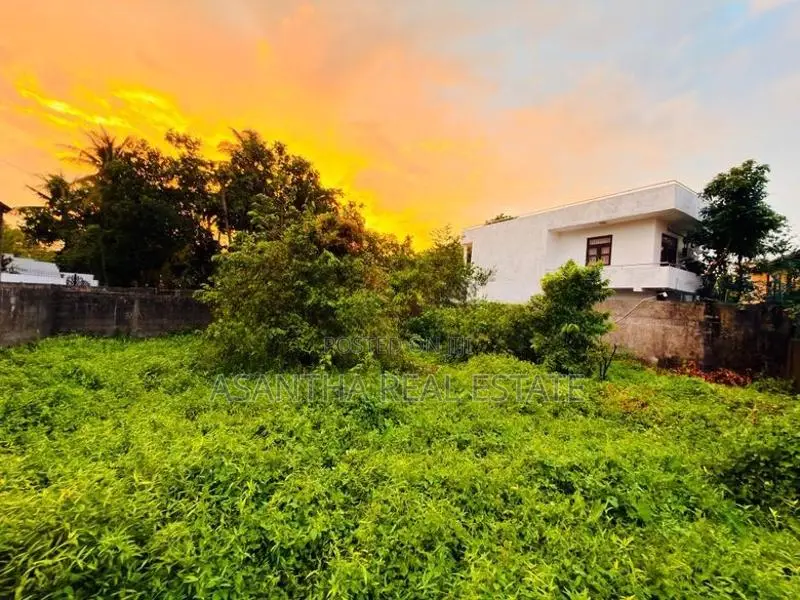 (AF646) 8.6 P + = 17.2 Land Sale At Nugegoda