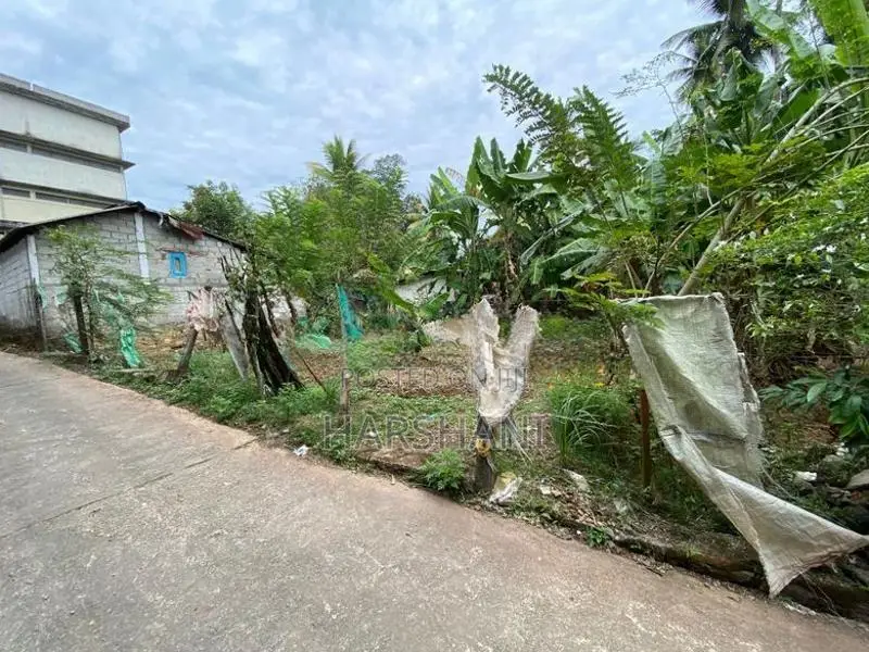 10P Superb Land at Homagama Town, Very Close to High Level Road