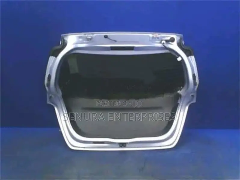 Toyota Vitz Ksp130 Dicky Door Complete