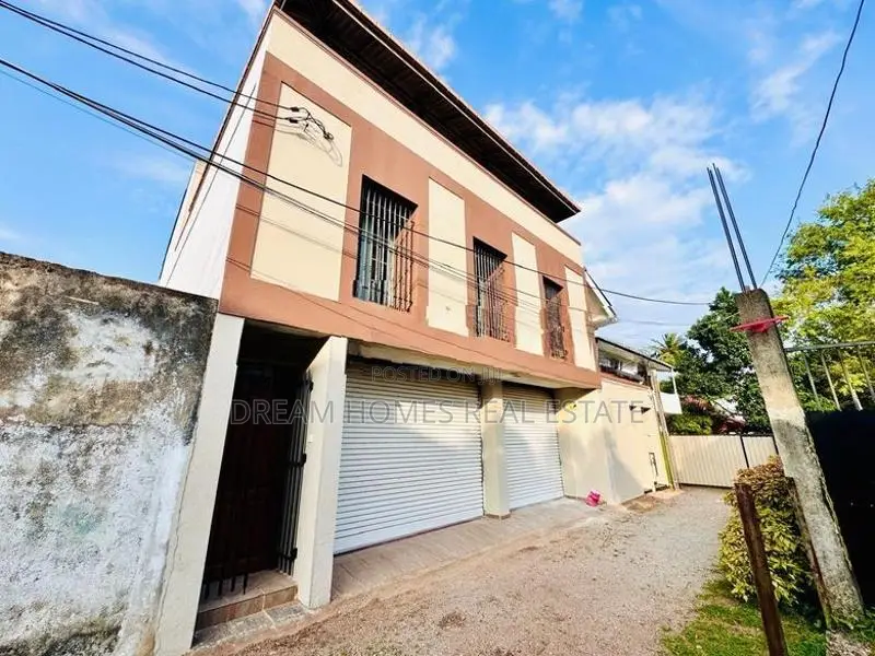 Dual-Family House with Privacy & Parking Nugegoda