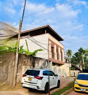 Dual-Family House with Privacy & Parking Nugegoda