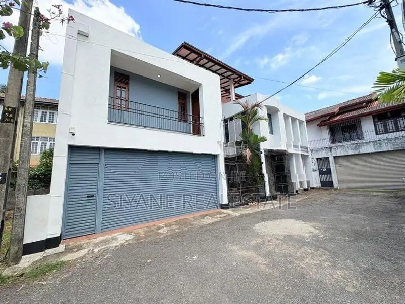Luxury 3 Store (G+2) Modern House For Sale Papiliyana