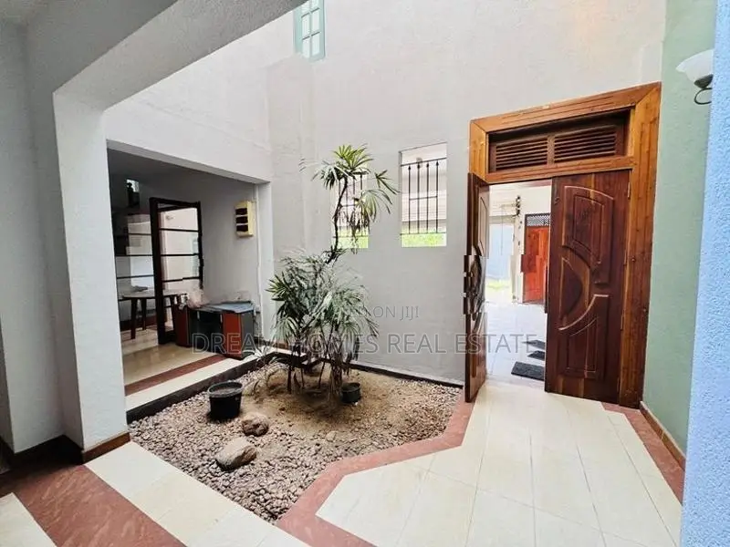 Dual-Family House with Privacy & Parking Nugegoda