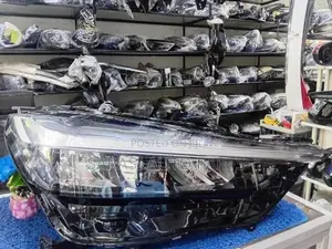 Vezel Head Light 2025