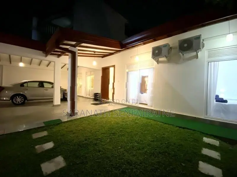 Villa Type Luxury House in the Heart of Talawathugoda SOLAR POWERED
