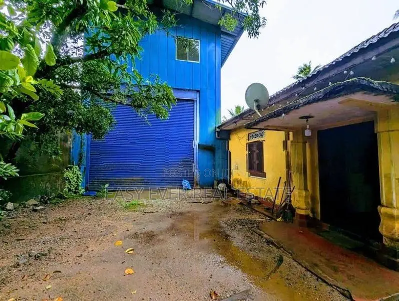 කඩවත – ඉඹුල්ගොඩ ප්‍රියරතන මාවත පර්චස් 39 ගබඩා සංකීර්ණයක්