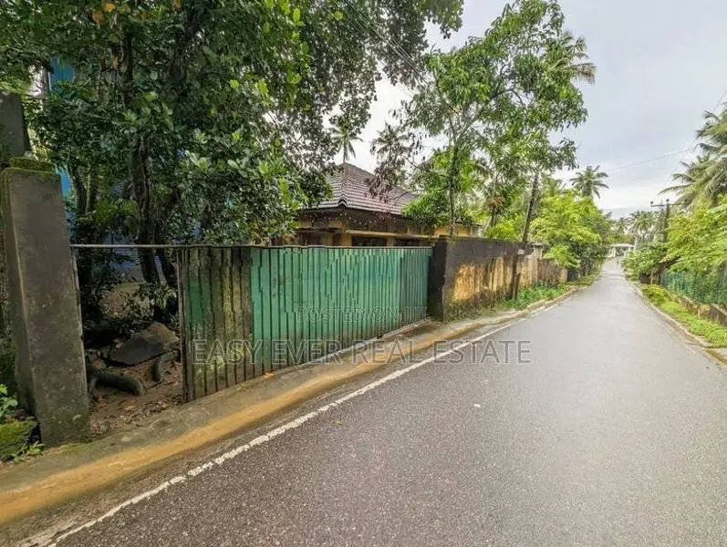 කඩවත – ඉඹුල්ගොඩ ප්‍රියරතන මාවත පර්චස් 39 ගබඩා සංකීර්ණයක්