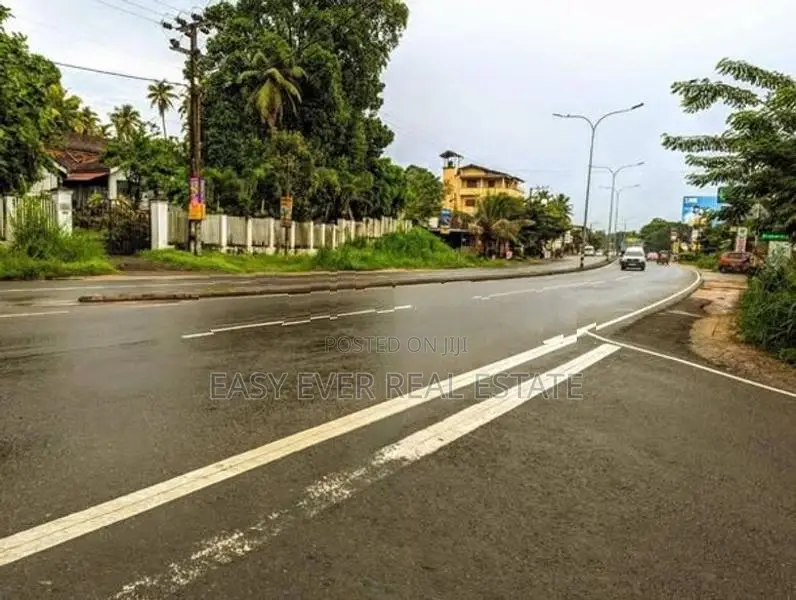 කඩවත – ඉඹුල්ගොඩ ප්‍රියරතන මාවත පර්චස් 39 ගබඩා සංකීර්ණයක්