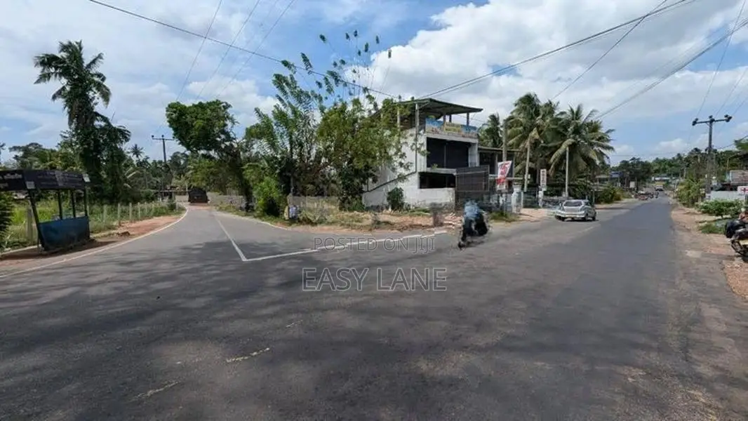 ව්‍යාපාරික ඉඩමක් විකිණීමට අත්තනගල්ල