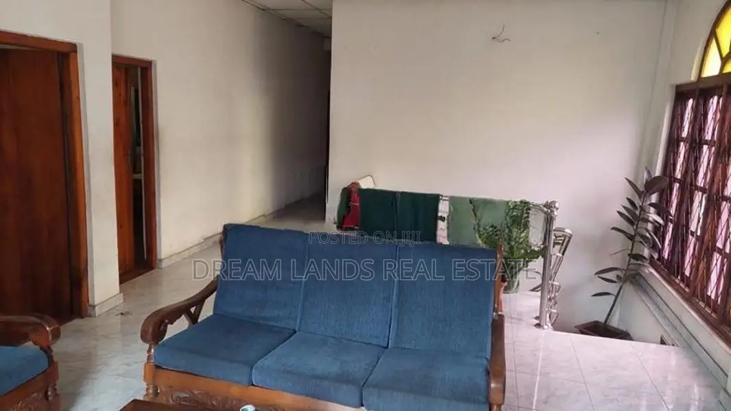Badulla 2 Storey House for Rent ( R ~ 579 )