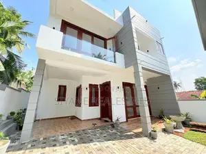 Modern Luxury House for Sale in Athurugiriya Stunning 4 Bedroom