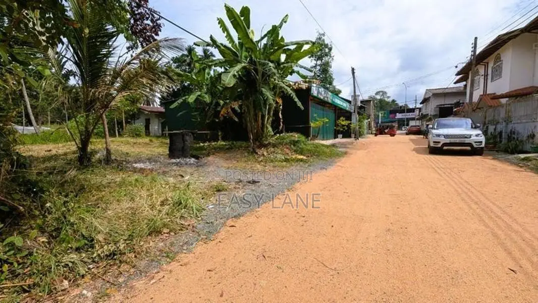 කොළඹ – නුවර ප්‍රධාන පාරේ තුන්වන ඉඩම