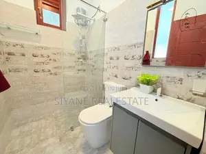 Modern Luxury House for Sale in Athurugiriya Stunning 4 Bedroom