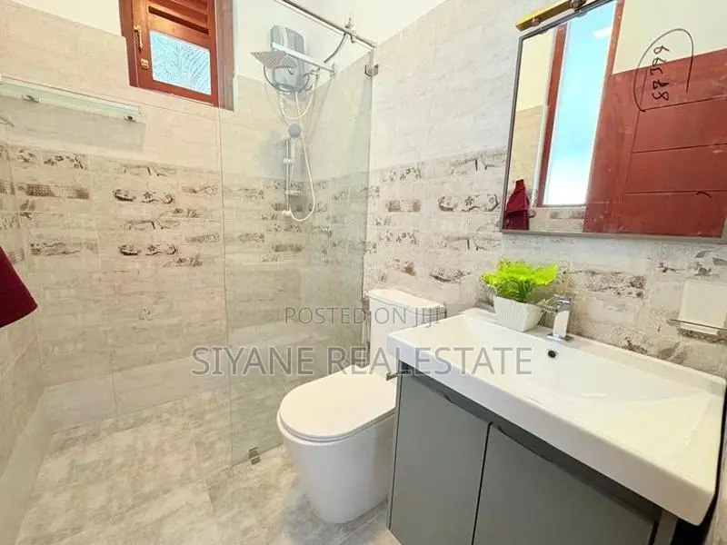 Modern Luxury House for Sale in Athurugiriya Stunning 4 Bedroom