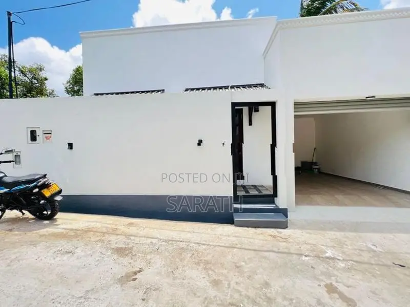 Well Build Brand New House In Malabe