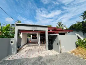 Walking Distance Road - Brand New House Sale Athurugiriya