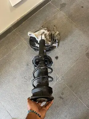 Audi Q2 2017 driver front shock suspension complete