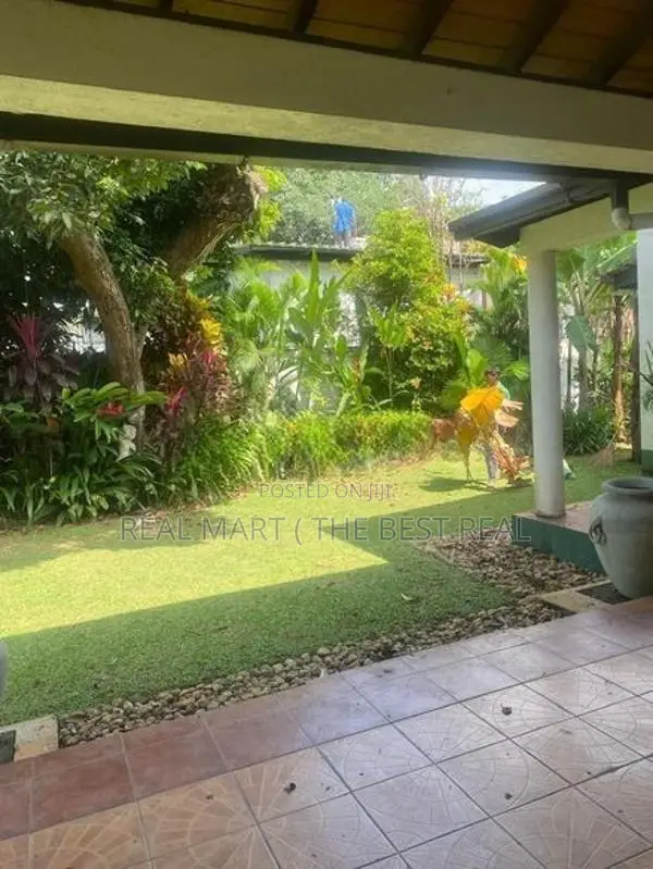 Colombo 7 : 6 A/C BR (23.5P) Stair House for Sale at Baudhaloka Mawath