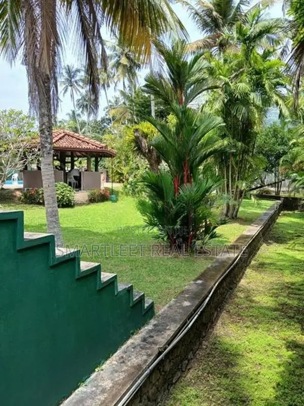 Villa for Sale in Ahungalla