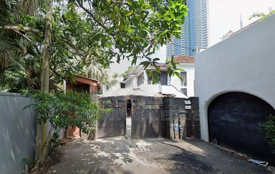 Exclusive 29.5 Perch Commercial Land in Colombo 7 | SL14738
