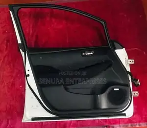Nissan Leaf Ze0 Front Door Complete Lh