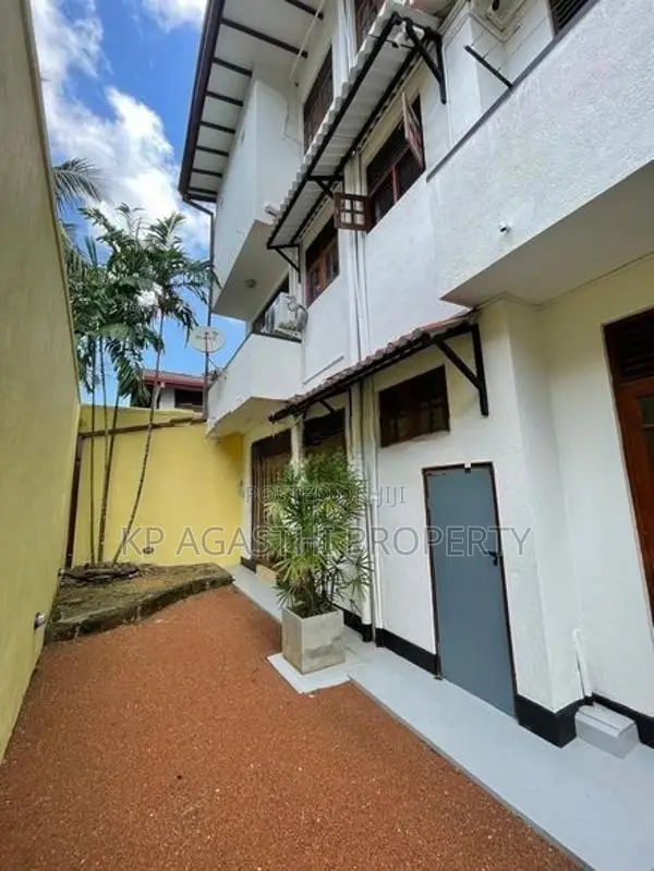 Luxury House for Sale in Pepiliyana