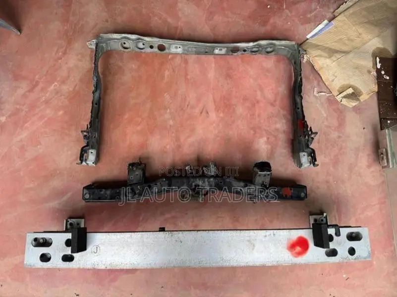 Toyota Prius 30 Nose Cut Panel