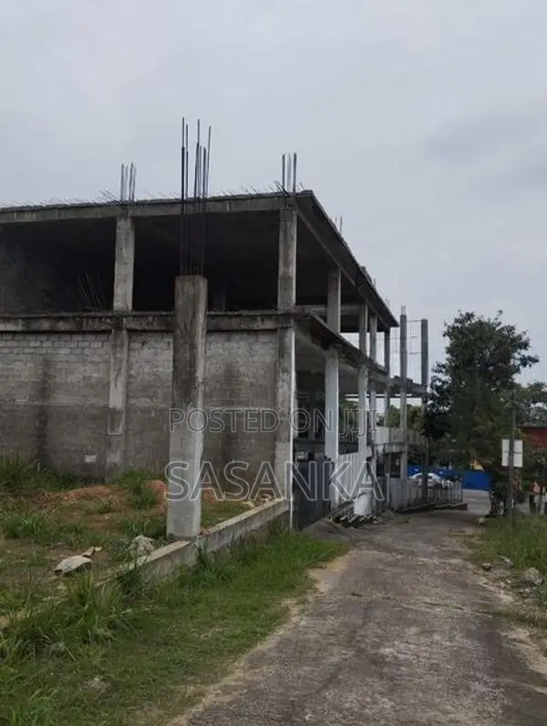 Thalahena New Kandy Road Under Constrution Building For Sale