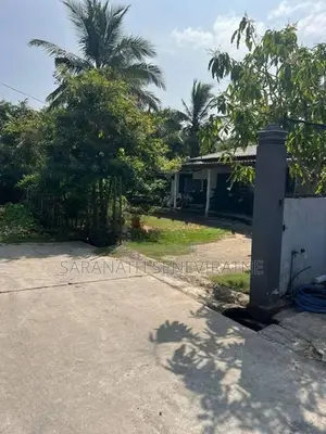 Land With House in Uswetakeiyawa, Gampaha - Ja-Ela
