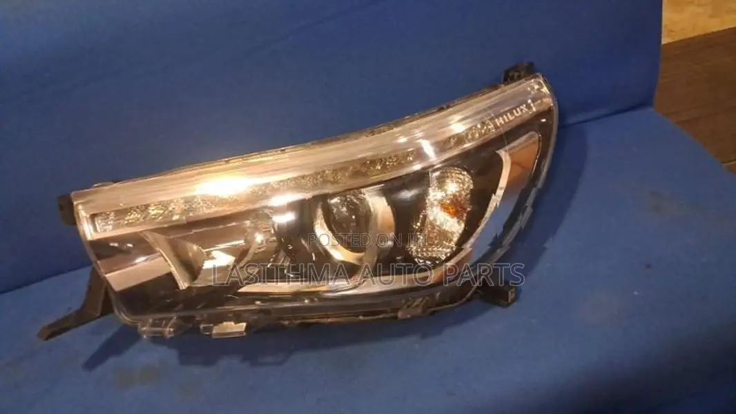 Hilux Revo Scoop Head Lamp