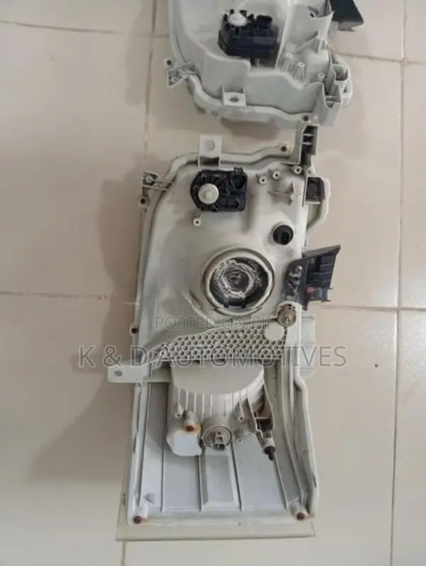 Toyota KDH Headlight