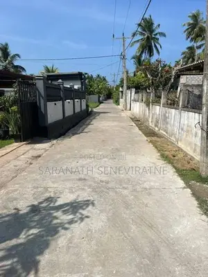 Land With House in Uswetakeiyawa, Gampaha - Ja-Ela