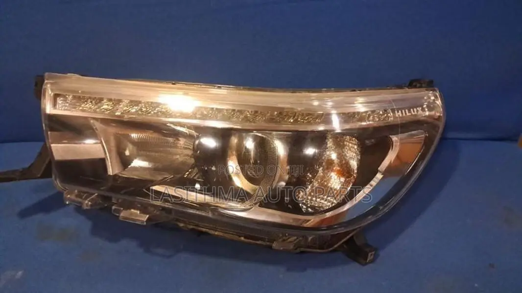 Hilux Revo Scoop Head Lamp