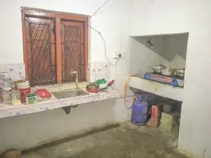 HHL1107 - House for sale in Arayampathy