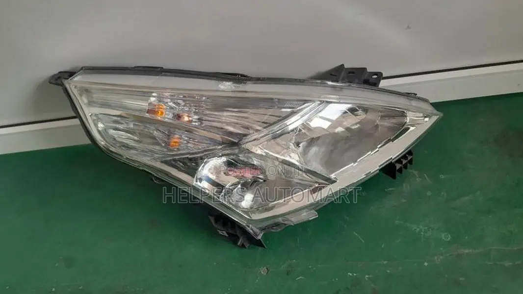 Nissan Teana J32 Head Light