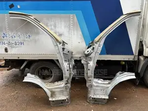Toyota KDH Front Side Cuts A Post