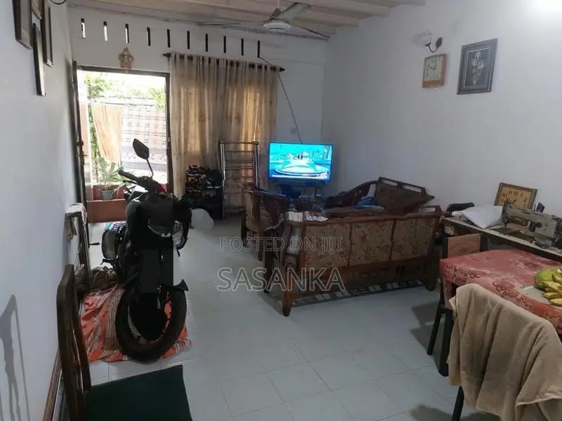 Colombo 8 Housing Scheme House Available For Sale.