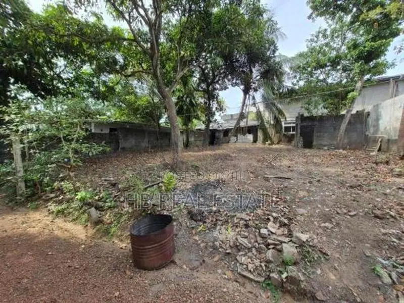 Thalapathpitiya 13.70 Perches Residential Bare Land For Sale