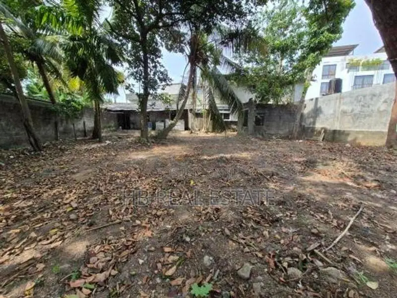 Thalapathpitiya 13.70 Perches Residential Bare Land For Sale