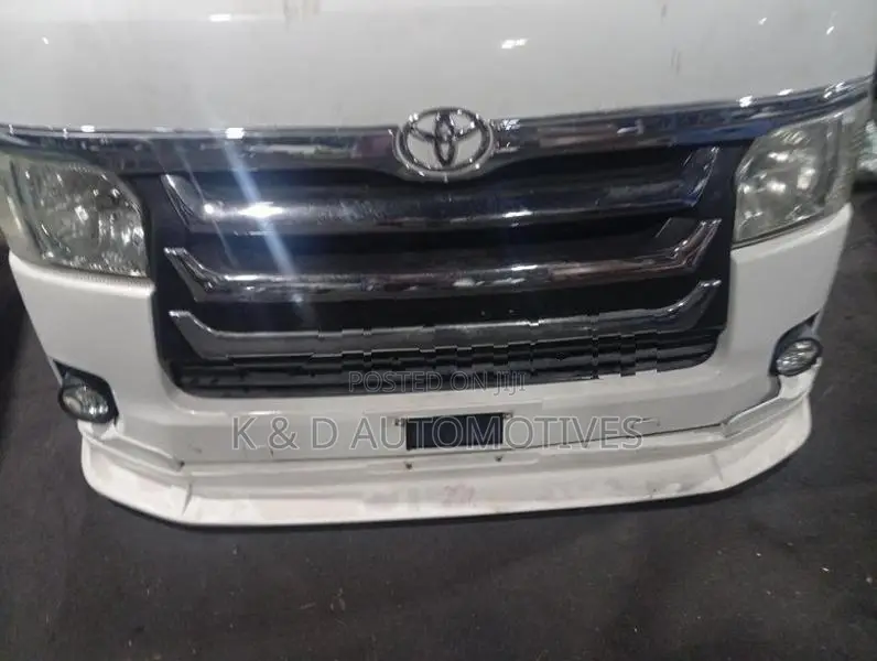 Toyota KDH Front Face