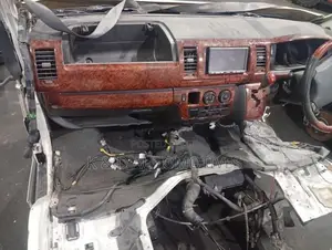 Mitsubishi Outlander Face Cut