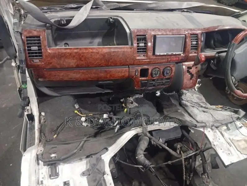 Mitsubishi Outlander Face Cut